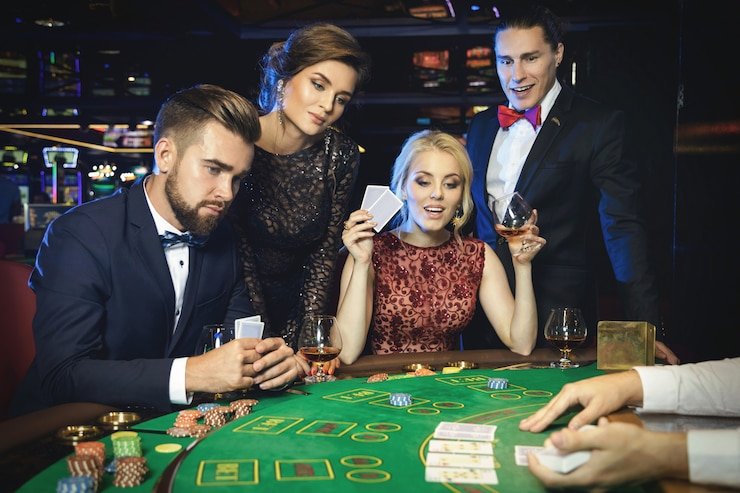 qqbet88 app dashboard showing live football markets and live-dealer games